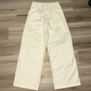 Pleaded linen pants